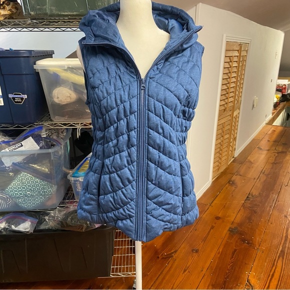 Chico’s Puffer Quilted Hooded Vest Size S Blue Full Zip Pockets Outdoor Fall - Picture 13 of 13